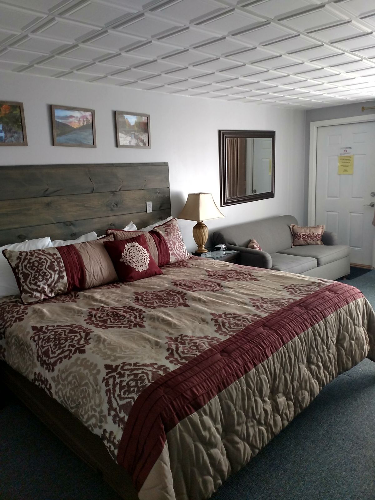 King Room 101 at Scenic Inn