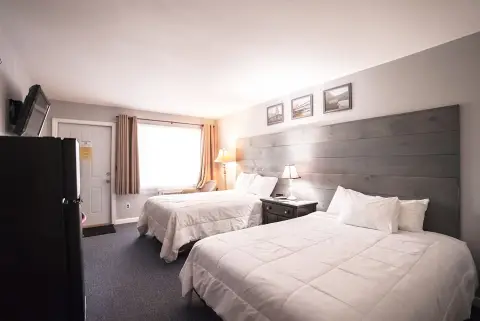 Queen and Full Bed 207 at Scenic Inn